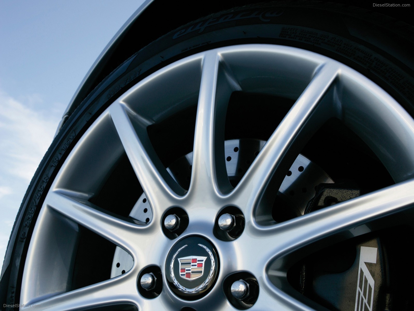 Cadillac XLR V